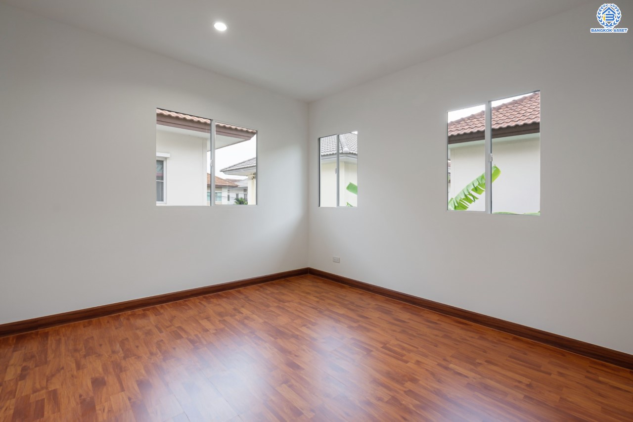 บ้านมือสองตกแต่งใหม่ ม.พฤกษาวิลเลจ10 บางใหญ่ เนื้อที่ 58.6 ตร.ว. ตอบโจทย์ทุกการอยู่อาศัย ฟังก์ชัน 3 ห้องนอน 2 ห้องน้ำ 1 ที่จอดรถ บรรยากาศเป็นส่วนตัว บนทำเลศักยภาพ เชื่อมต่อถนนกาญจนาภิเษก ใกล้เซ็นทรัลเวสต์เกต ทางด่วน "ศรีรัช" และรถไฟฟ้า "สถานีตลาดบางใหญ่"